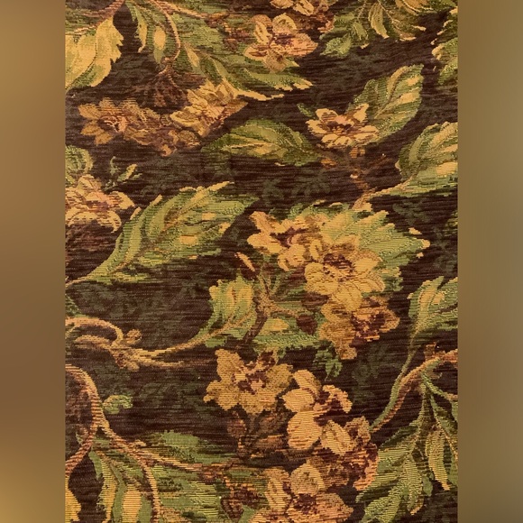 UPHOLSTERY/ DRAPERY FABRIC 4 yards - Picture 3 of 7